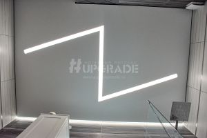 Световые линии в натяжных потолках в Орле
