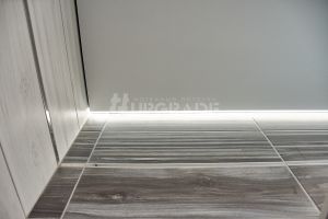 Световые линии в натяжных потолках в Орле
